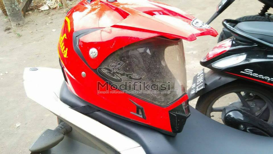 Helm SNail MX 311 Warna Merah